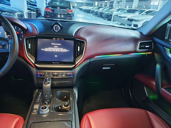 Фото 10 - Maserati Ghibli