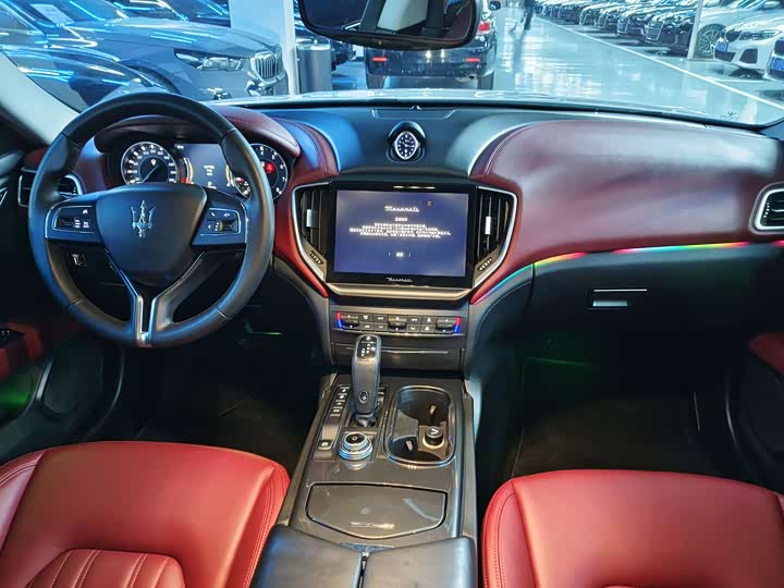 Фото 11 - Maserati Ghibli