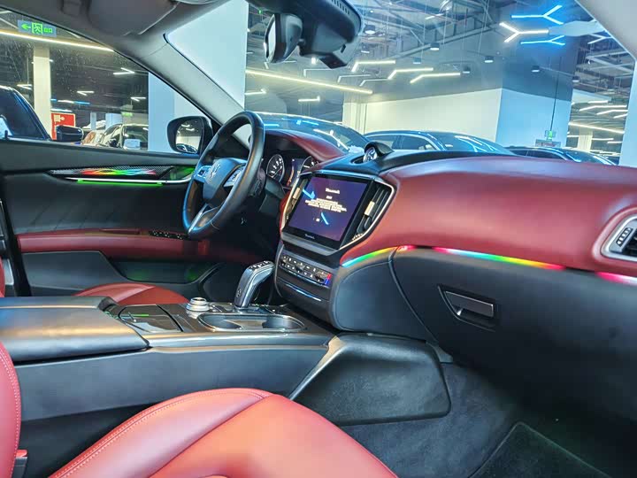 Фото 14 - Maserati Ghibli