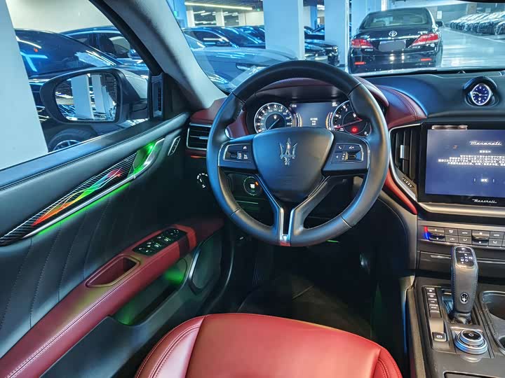 Фото 9 - Maserati Ghibli