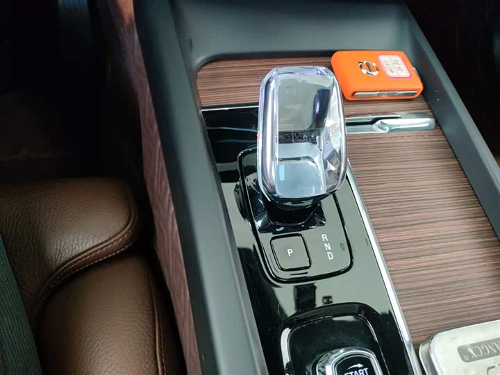 Фото 14 - Volvo XC60