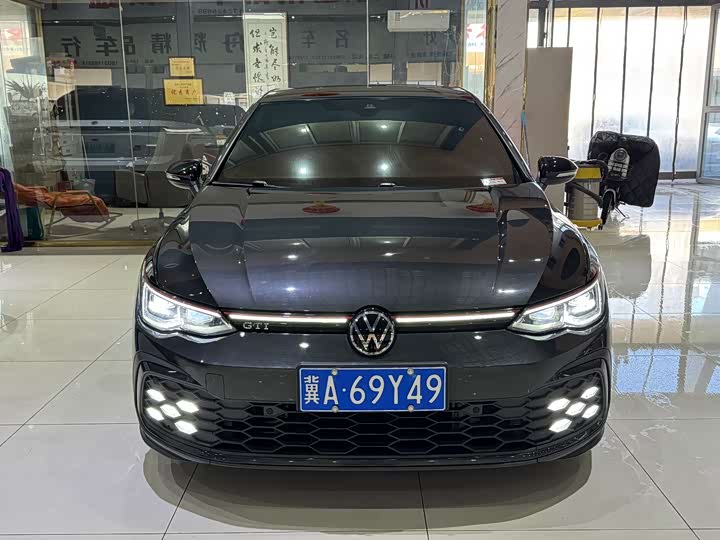 Фото 2 - Volkswagen Golf GTI