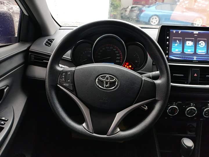 Фото 11 - Toyota Vios