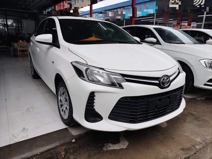 Фото 4 - Toyota Vios