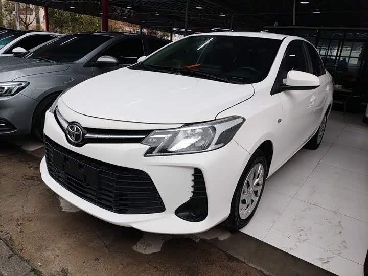 Фото 5 - Toyota Vios