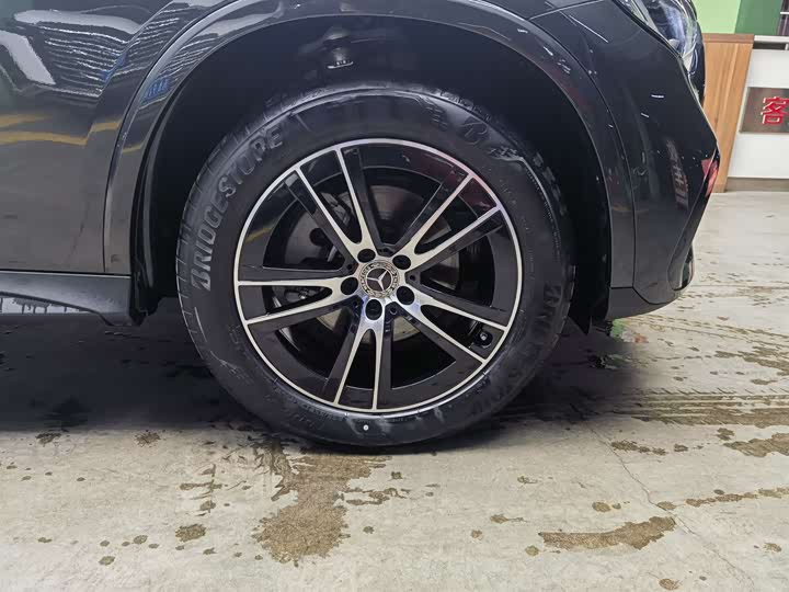 Фото 18 - Mercedes-Benz GLC-Class