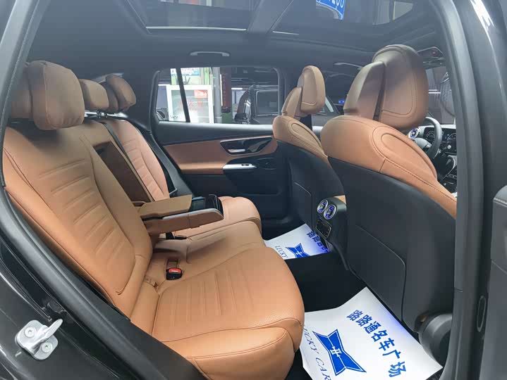 Фото 9 - Mercedes-Benz GLC-Class