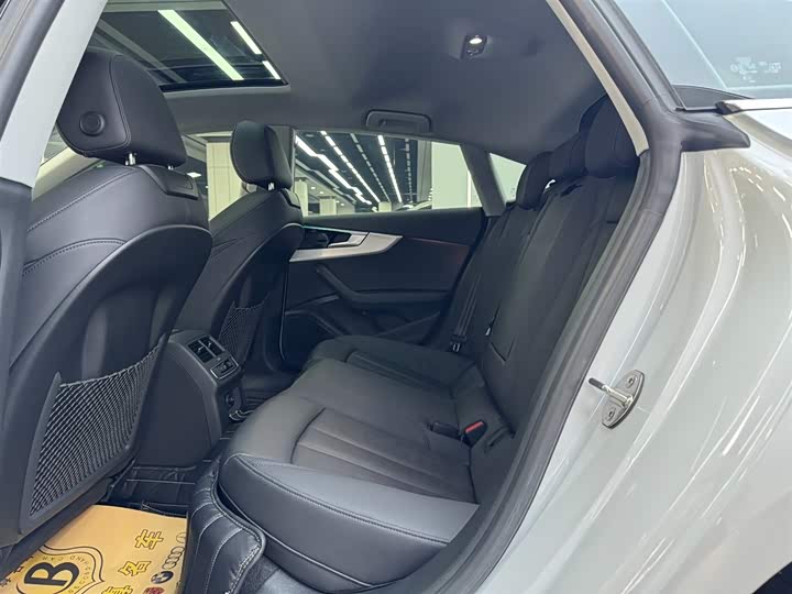 Фото 8 - Audi A5