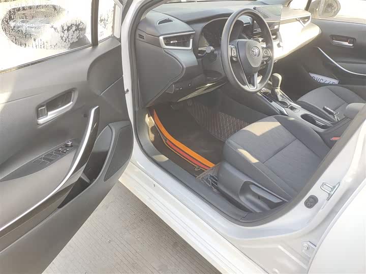 Фото 16 - Toyota Corolla