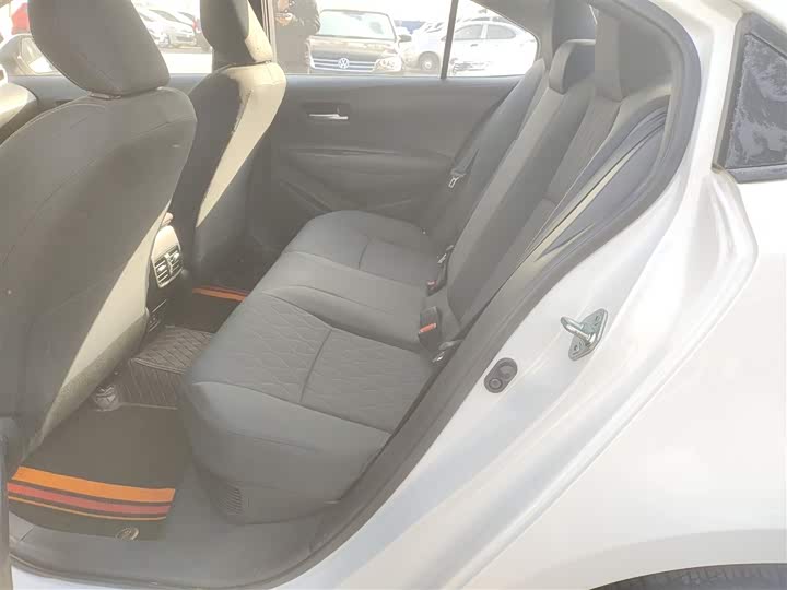 Фото 17 - Toyota Corolla