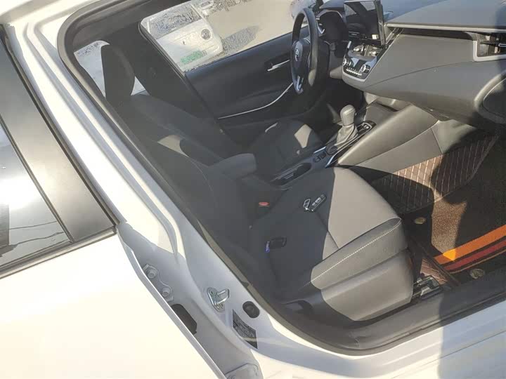 Фото 25 - Toyota Corolla