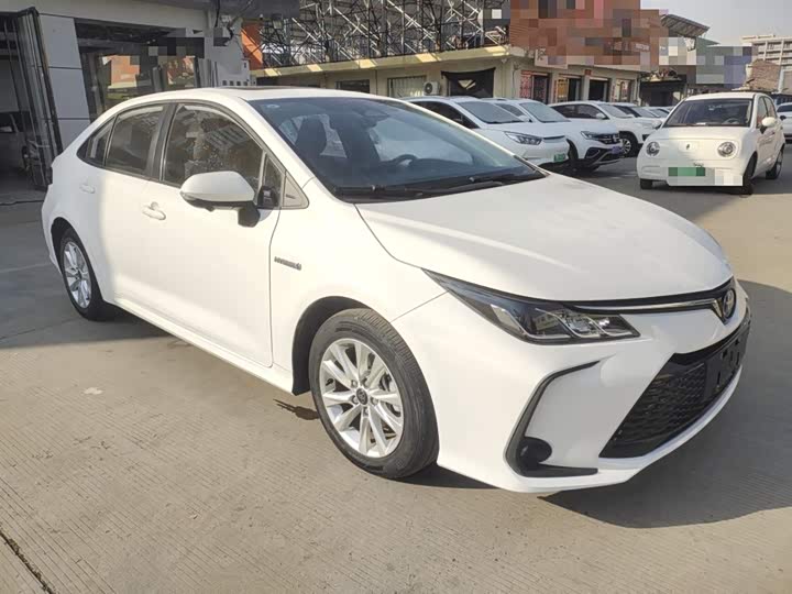 Фото 4 - Toyota Corolla