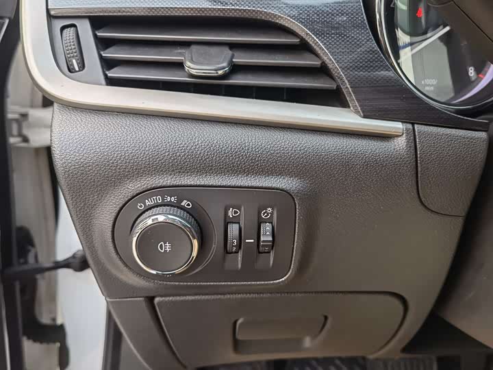 Фото 12 - Buick Verano