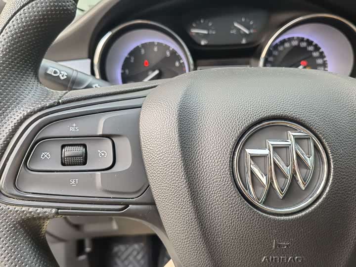 Фото 13 - Buick Verano