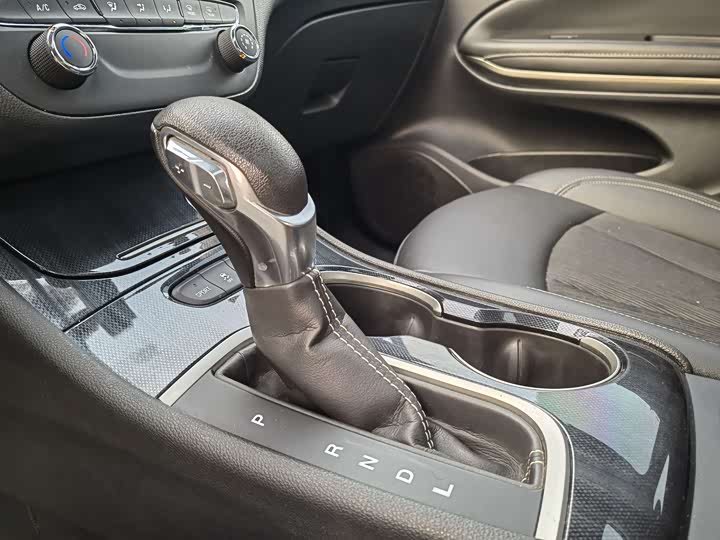 Фото 14 - Buick Verano