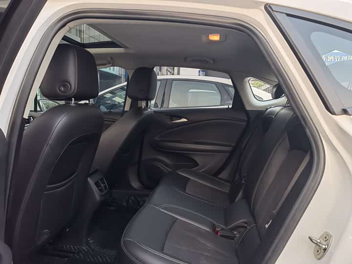 Фото 8 - Buick Verano