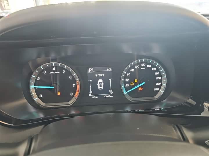 Фото 12 - Changan Oshan X5