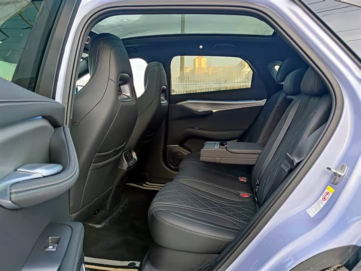 Фото 10 - BYD Sea Lion 07 EV