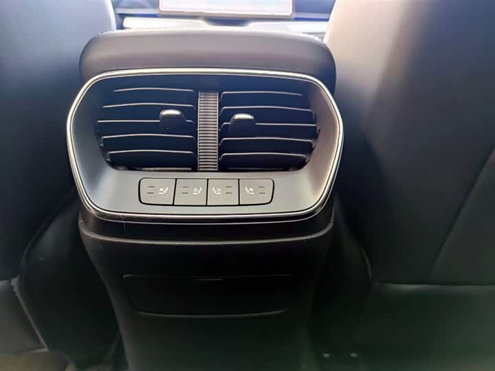 Фото 17 - BYD Sea Lion 07 EV