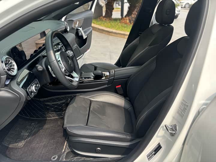 Фото 17 - Mercedes-Benz A-Class