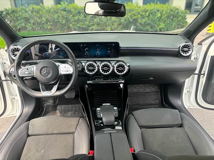 Фото 7 - Mercedes-Benz A-Class