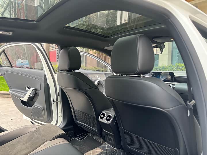 Фото 8 - Mercedes-Benz A-Class