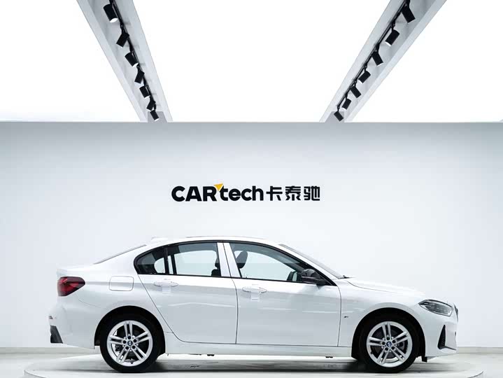 Фото 3 - BMW 1 Series