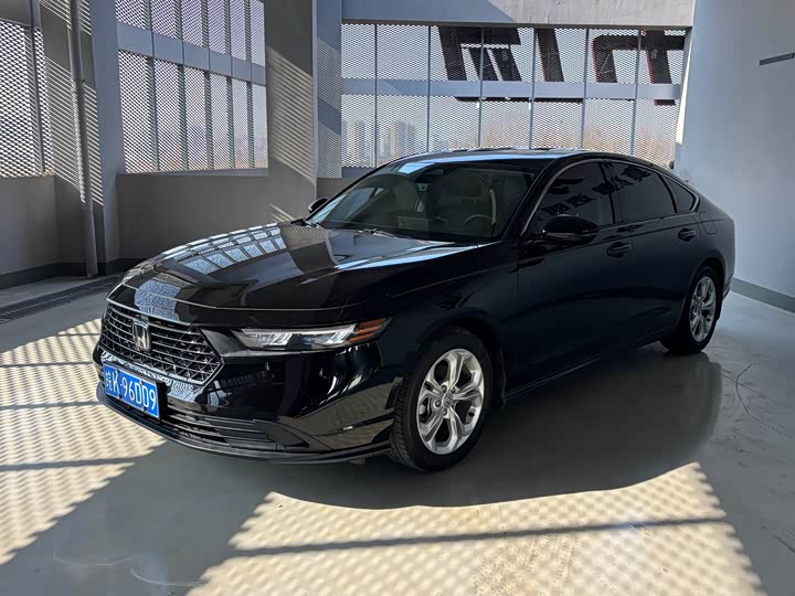 Фото 2 - Honda Accord