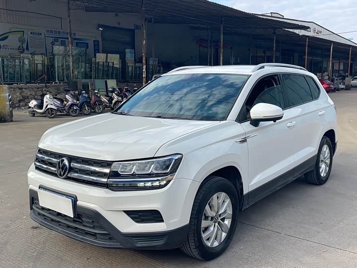 Фото 1 - Volkswagen Tharu