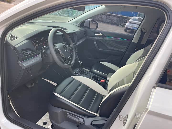 Фото 9 - Volkswagen Tharu