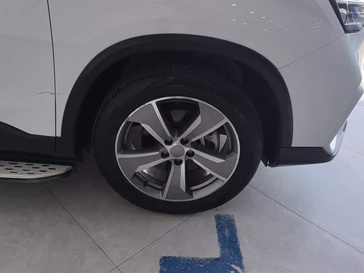 Фото 6 - Geely Okavango L