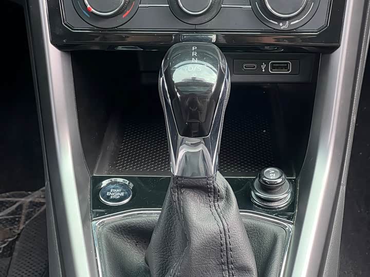 Фото 13 - Volkswagen T-Cross