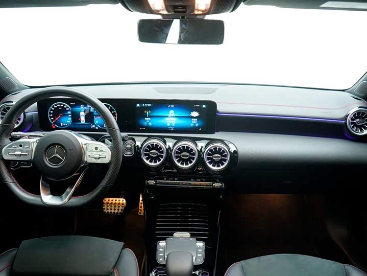 Фото 3 - Mercedes-Benz CLA-Class