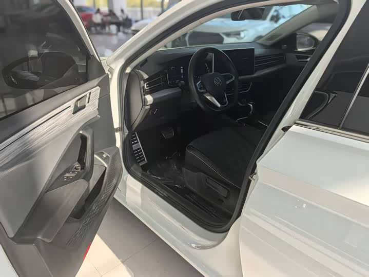 Фото 11 - Volkswagen Sagitar L