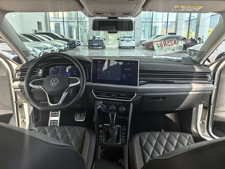 Фото 13 - Volkswagen Sagitar L