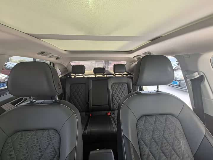 Фото 15 - Volkswagen Sagitar L