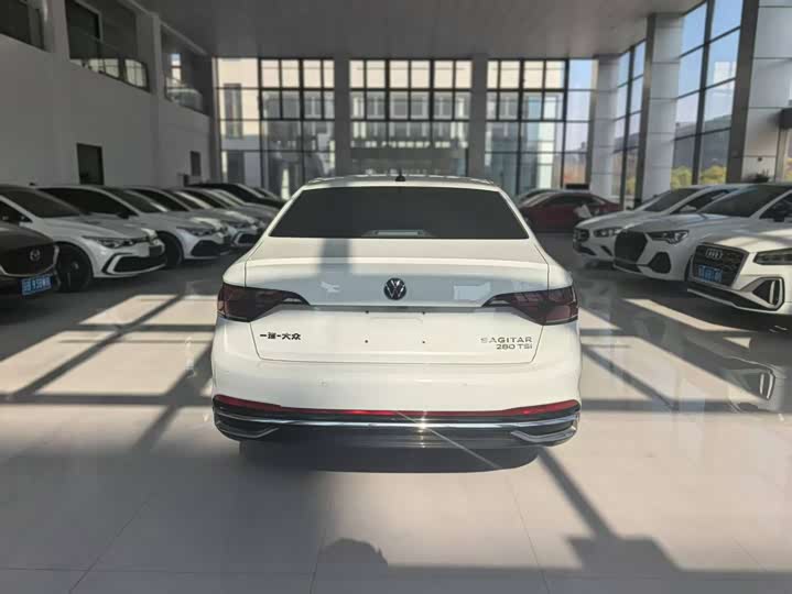 Фото 5 - Volkswagen Sagitar L