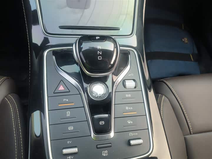 Фото 14 - BYD Song Max Hybrid