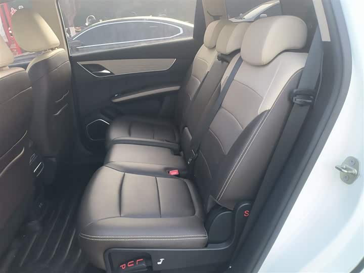 Фото 17 - BYD Song Max Hybrid