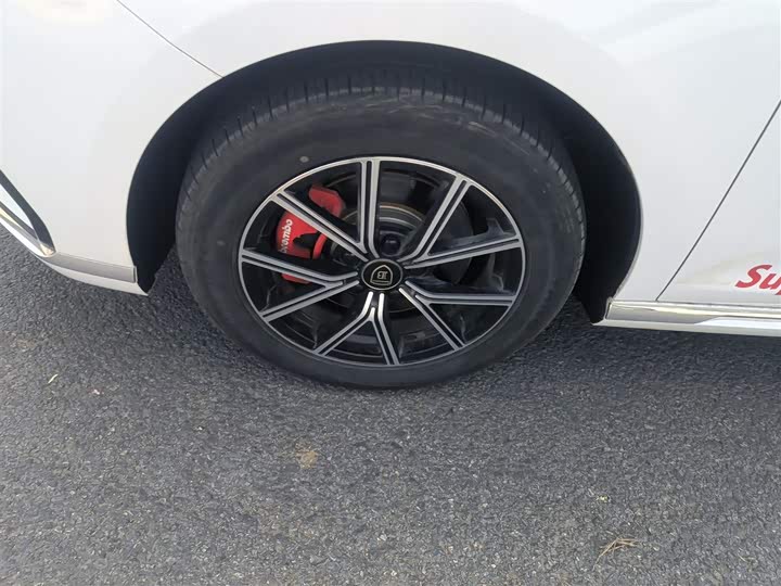 Фото 23 - BYD Song Max Hybrid