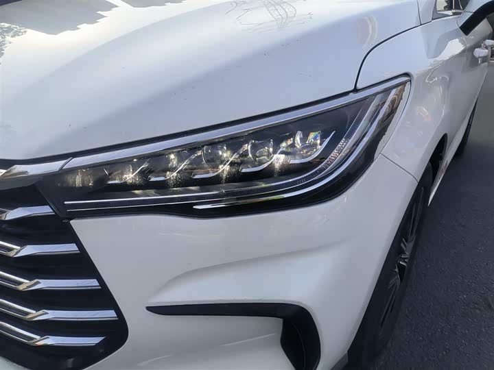 Фото 24 - BYD Song Max Hybrid