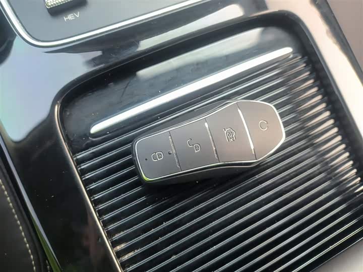 Фото 9 - BYD Song Max Hybrid