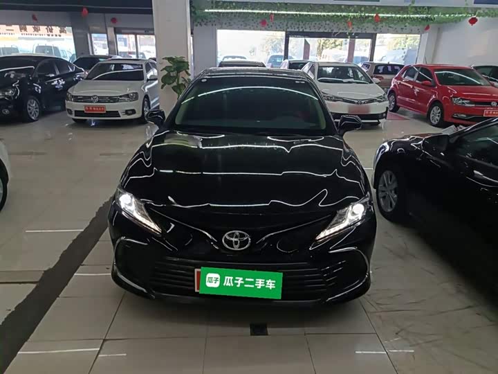 Фото 3 - Toyota Camry