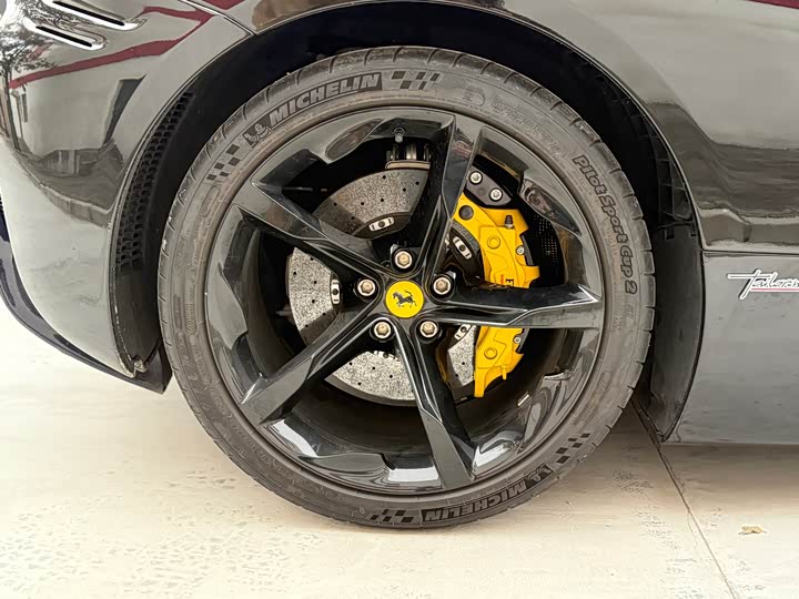 Фото 15 - Ferrari SF90