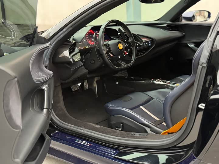 Фото 16 - Ferrari SF90