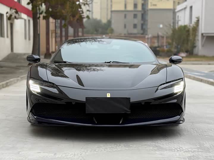 Фото 2 - Ferrari SF90