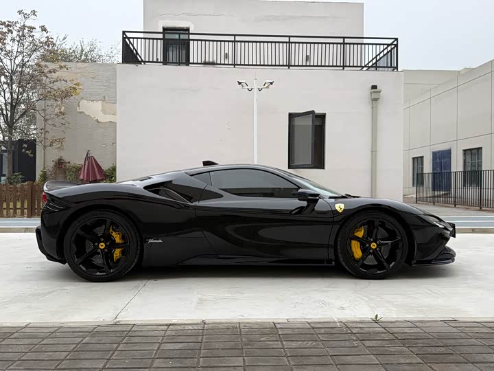 Фото 3 - Ferrari SF90