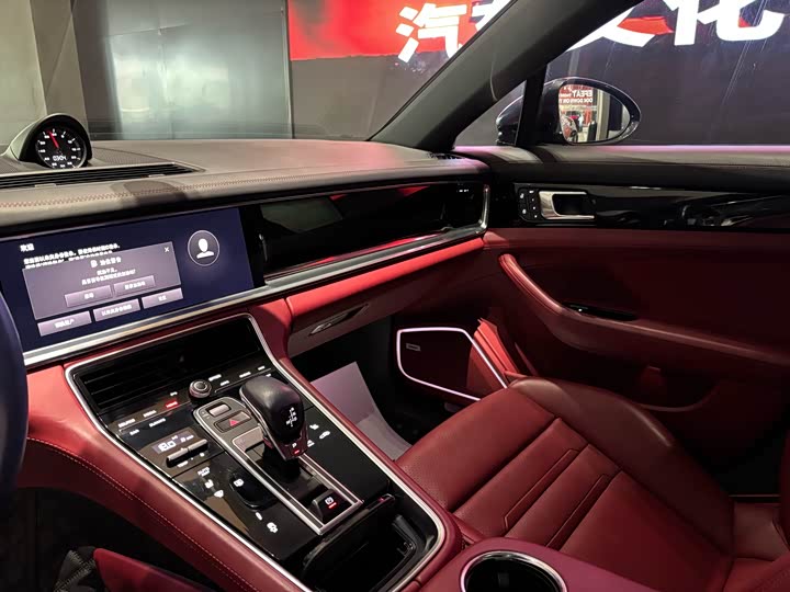 Фото 13 - Porsche Panamera