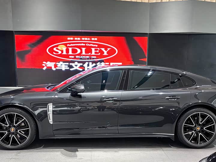 Фото 3 - Porsche Panamera