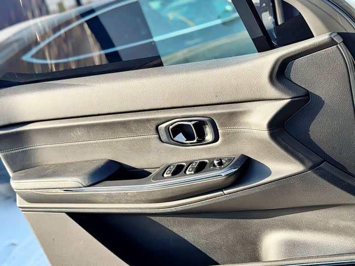 Фото 10 - Nio ES8